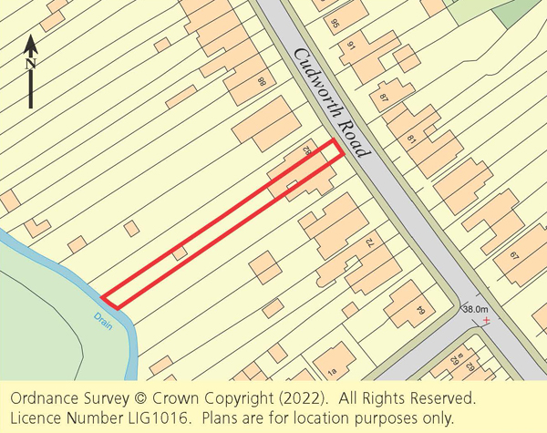 Lot: 105 - TERRACED HOUSE FOR IMPROVEMENT -